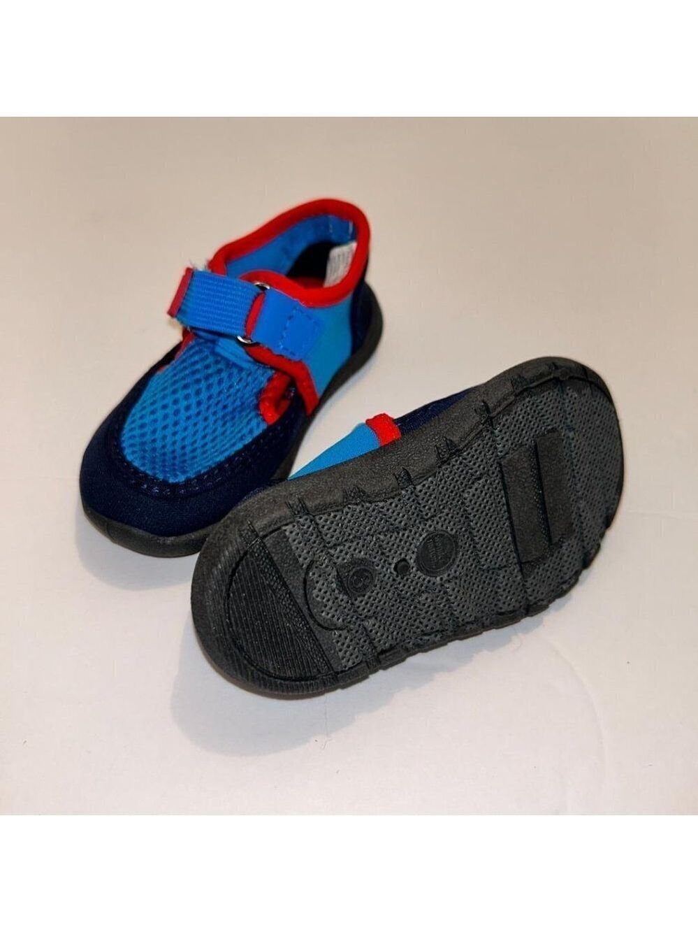 BOY'S Wonder Nation water shoe Size 3
